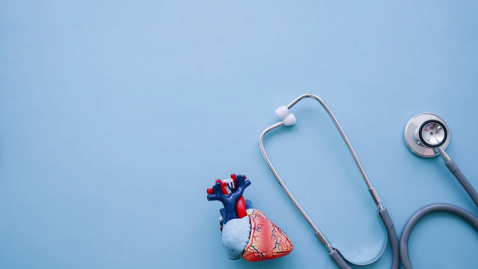 Dolor en el pecho en Morelia, Michoacán: guía de evaluación y causas cardiológicas